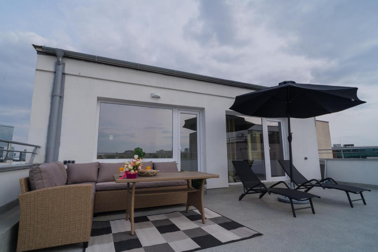 Penthouse With Huge Rooftop Terrace & City View Bucharest Luaran gambar